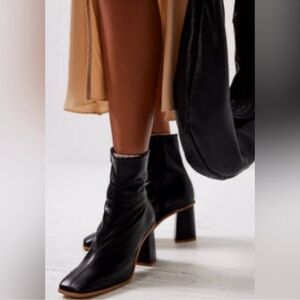Free People Sienna‎ Ankle Boot in Black 6.5